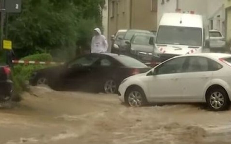 Зливи в Туреччині спровокували повінь на чорноморському узбережжі