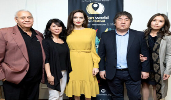 Анджелина Джоли посетила фестиваль азиатского кино