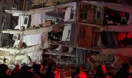 У Туреччині стався потужний землетрус магнітудою 7,4, багато жертв