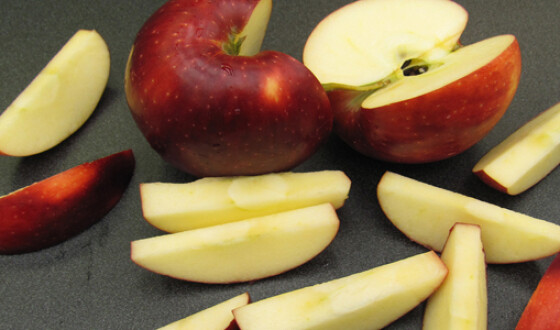 В Канаде появился новый сорт нетемнеющих яблок