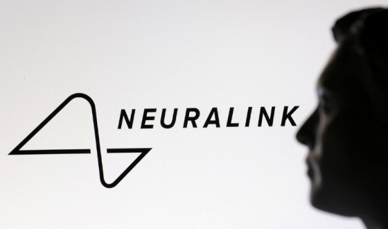 Пацієнт компанії Ілона Маска Neuralink керував дроном силою думки