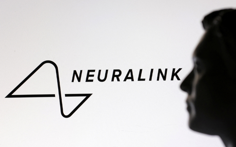 Пацієнт компанії Ілона Маска Neuralink керував дроном силою думки