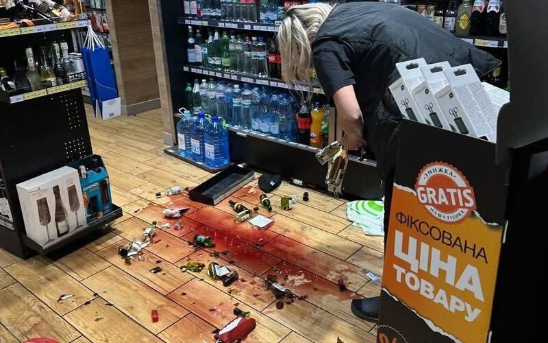 На Львівщині група хлопців та дівчат побила артистів