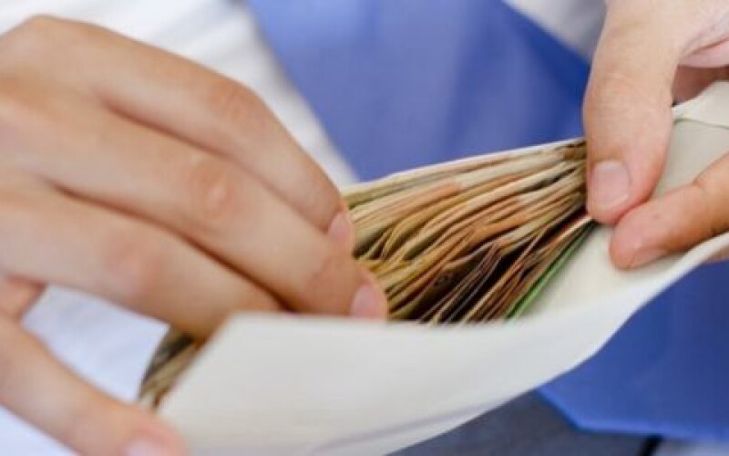 В Україні масово перевіряють роботодавців через &#8220;зарплати у конвертах&#8221;