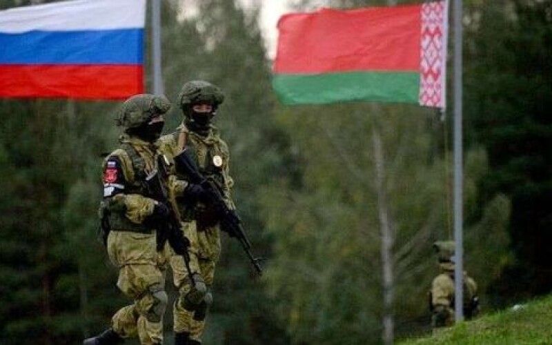 Росія накопичує у білоруській Зябрівці значні сили для масованого ракетного удару по Україні