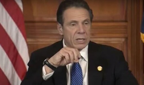 Губернатор Нью-Йорка оголосив про відставку на тлі скандалу з домаганнями