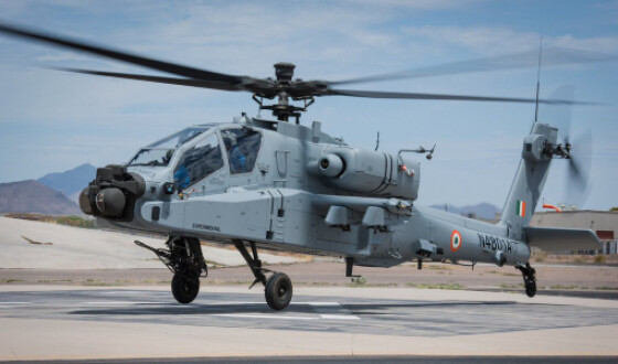 Boeing передав армії Індії 17 вертольотів Apache і 10 вертольотів Chinook