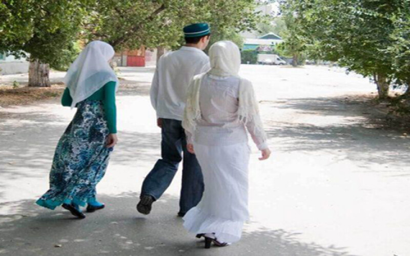 У Туркменістані заборонили багатожонство