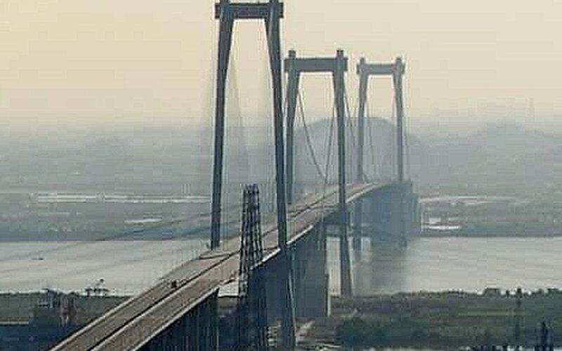У Китаї відкрили найдовший у світі вантовий міст