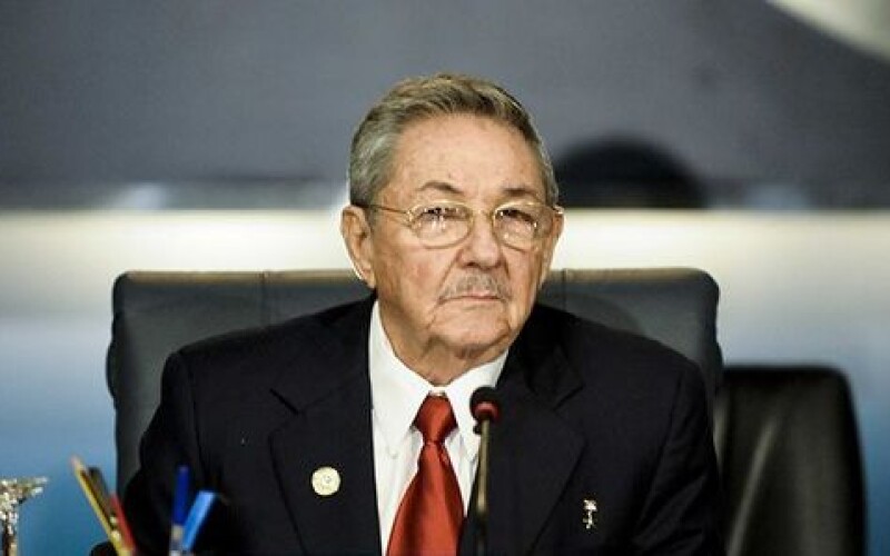 На Кубі завершилася епоха правління революціонерів братів Кастро