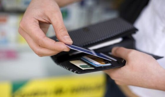 Украинцы смогут снимать наличные с карт на кассе супермаркета