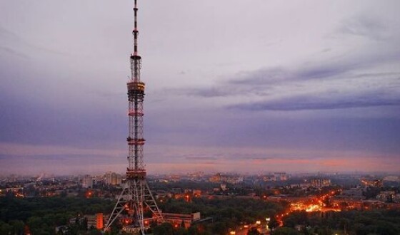 Російські окупанти завдали ракетного удару по телевізійній вежі в Києві