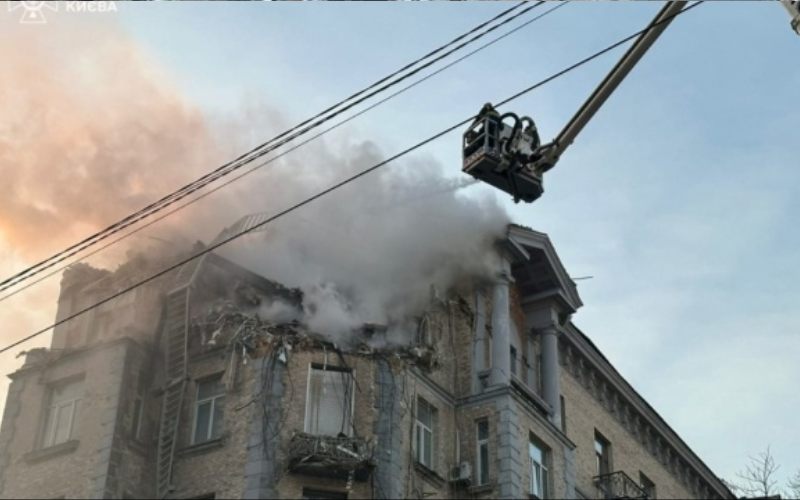 У Києві внаслідок атаки дронів постраждали двоє людей