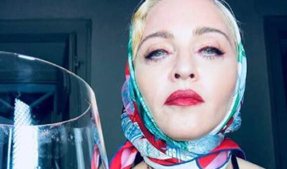 Певица Мадонна удивила поклонников странным видом