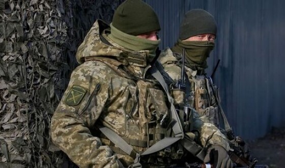 РФ частково відвела свої війська від кордону з Україною та з Криму