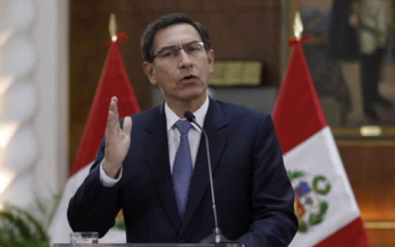 Президент і парламент Перу відсторонили один одного від влади