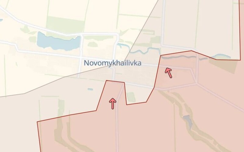 Окупанти контролюють східну частину села Новомихайлівки