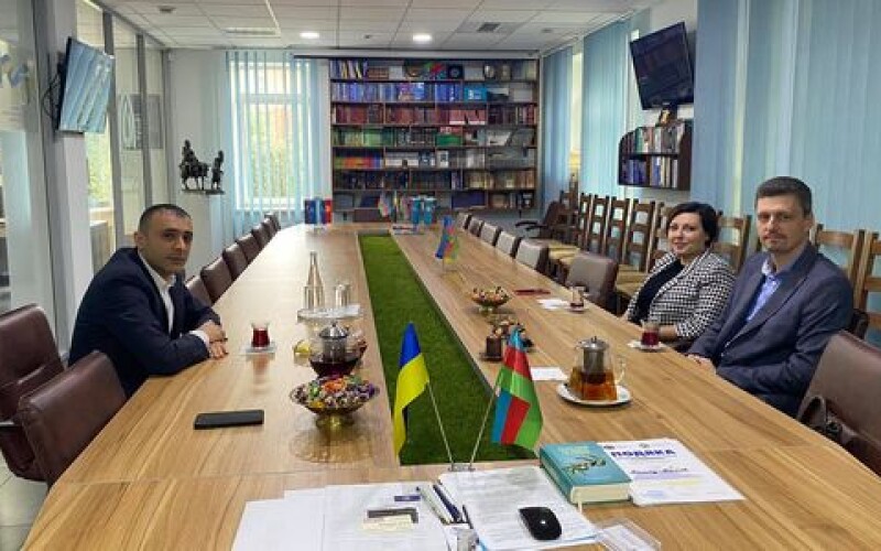 Политические эксперты посетили офис Рады азербайджанцев Украины