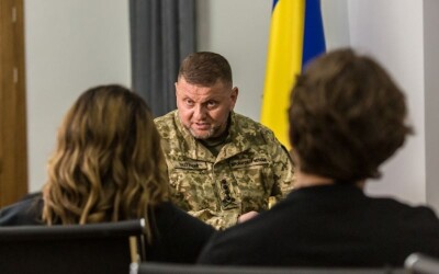 Залужний пояснив, чому ефективні наступальні дії наразі неможливі
