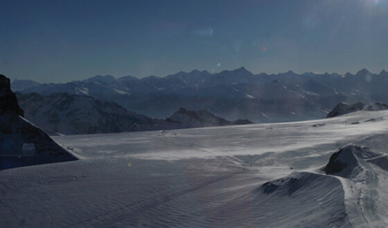 Из-за снегопадов в швейцарских Альпах застряли более 10 тысяч человек