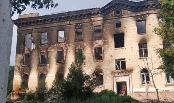 Російські окупанти умисно знищили гуманітарний штаб на Луганщині