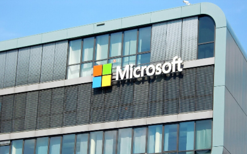 Компанія Microsoft зайняла друге місце в світі за ринковою вартістю