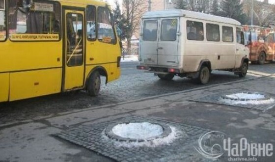 В Україні звільнили водія автобуса за відмову вимкнути серіал російською мовою