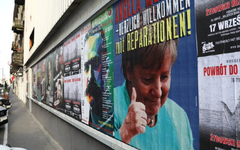 У Польщі Меркель поставили в один ряд із Гітлером та Геббельсом