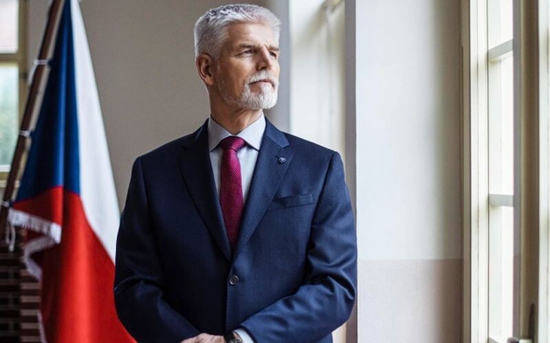 У Чехії на президентських виборах лідирує відставний генерал Петро Павел
