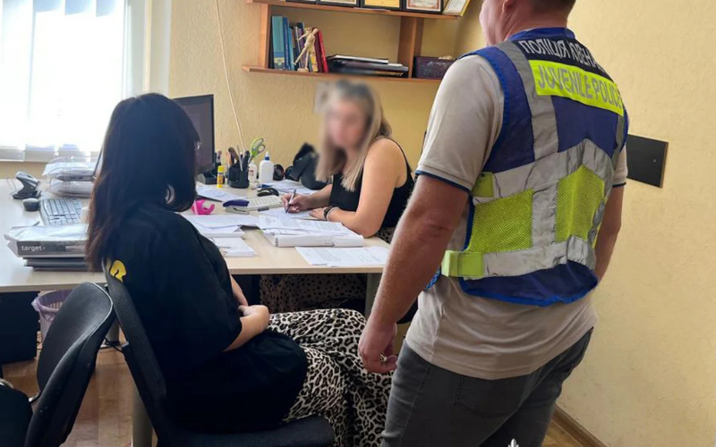 У Києві судитимуть 17-річну матір, яка залишила немовля самого у квартирі