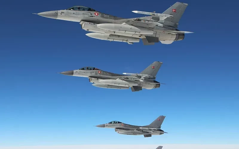 Данія та Нідерланди передадуть Україні літаки F-16