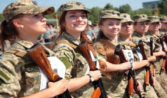 Для украинок служба в армии может стать обязательной