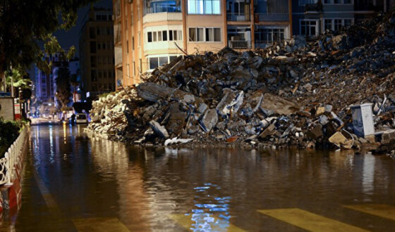 Іскендерун, який сильно постраждав під час землетрусу, повністю затопило
