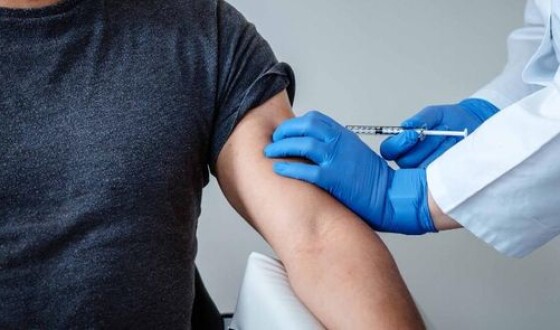 У Греції помер другий повністю вакцинований від коронавірусу пацієнт