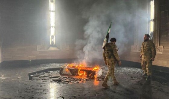 Сирійські повстанці спалили могилу батька Башара Асада