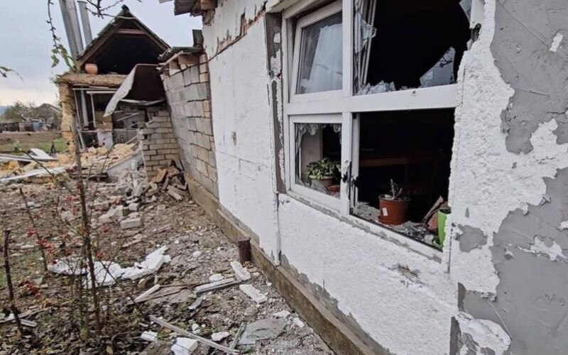 Росіяни касетними боєприпасами обстріляли Чорнобаївку