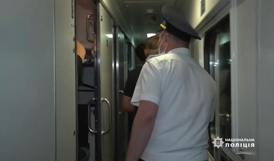 У поїзді Харків-Ужгород п’яні пасажири вчинили дебош. ВІДЕО