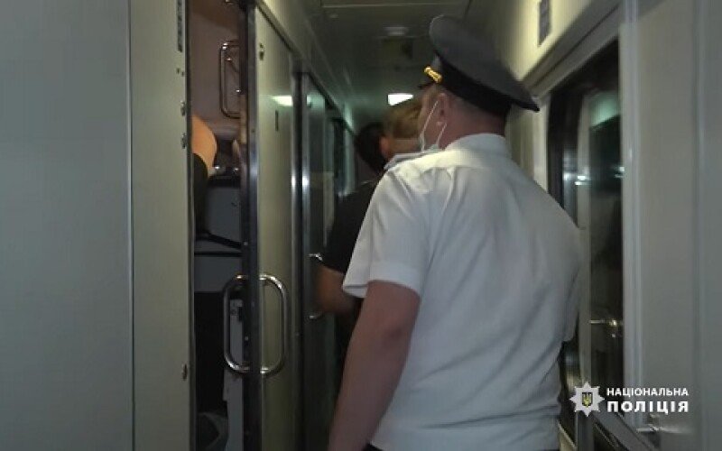 У поїзді Харків-Ужгород п’яні пасажири вчинили дебош. ВІДЕО