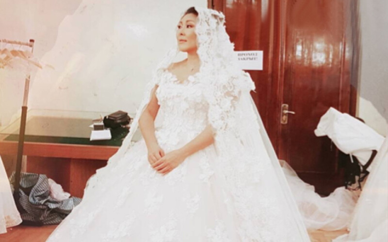 Анита Цой в свадебном платье удивила фанатов