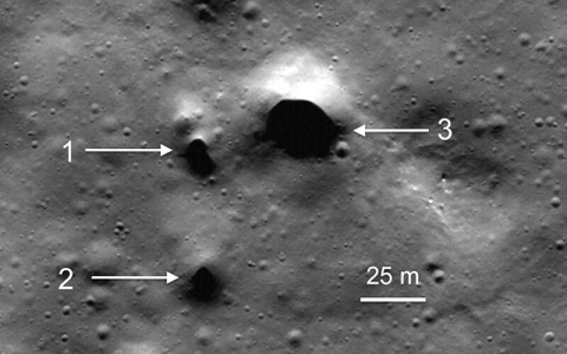 На Луне обнаружены следы потухших вулканов