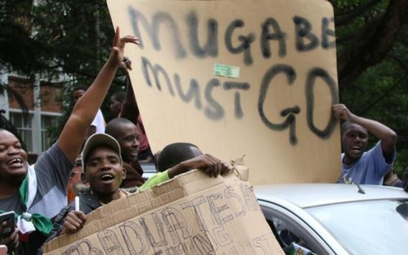 В Зимбабве Президенту страны пригрозили импичментом