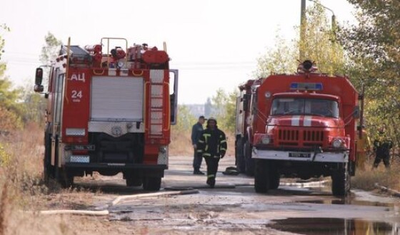 У столиці України третій день горить сміттєзвалище