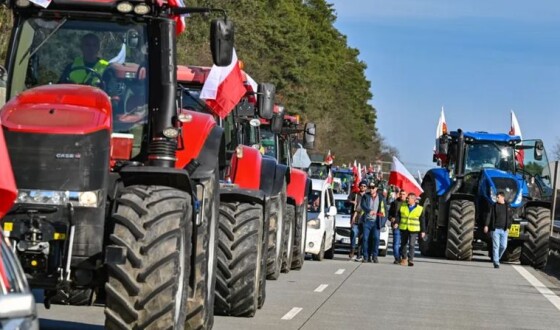 Польські фермери заблокували головну автомагістраль до Німеччини