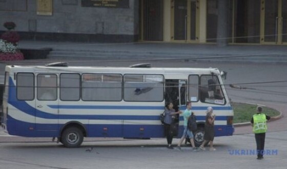 Терористу, який у центрі Луцька захопив рейсовий автобус, загрожує довічне ув&#8217;язнення