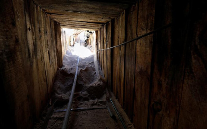 Тунелі торгівців наркотиками виявили на центральному ринку Мехіко