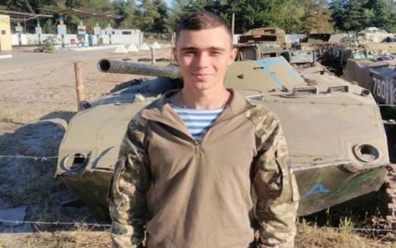 Украинцев растрогало фото бойца, погибшего на Донбассе