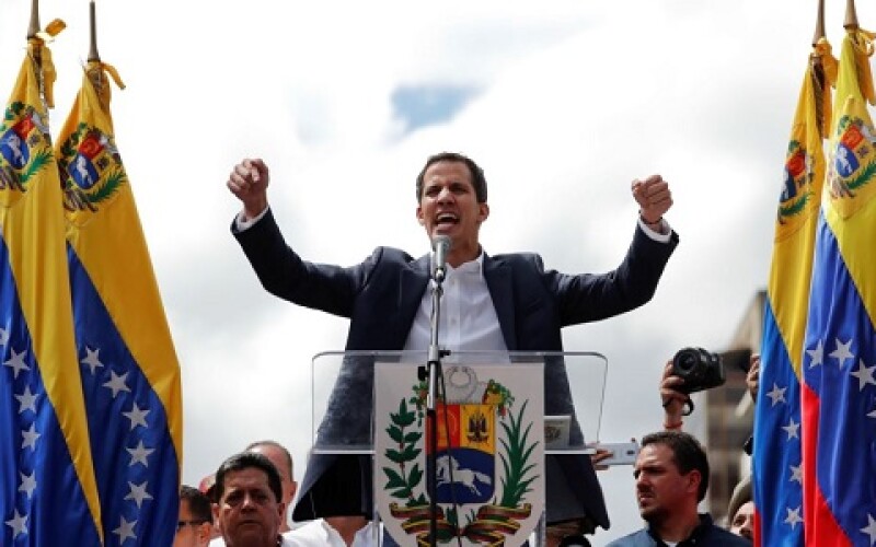 У Венесуелі масові протести. Лідер опозиції склав присягу т.в.о. президента