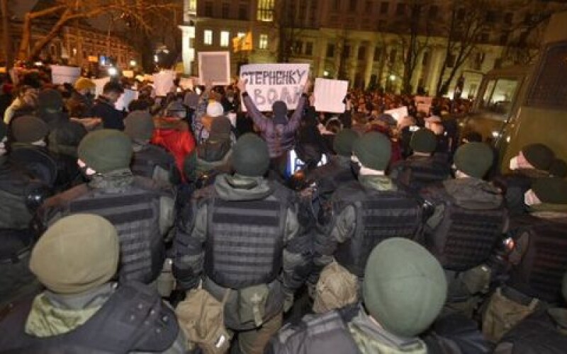 Біля офісу президента України відбулися зіткнення мітингувальників із правоохоронцями