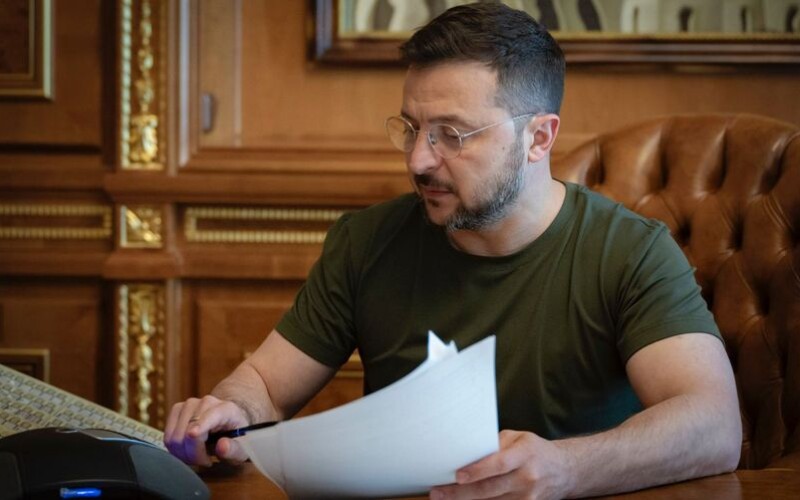 Зеленський офіційно призначив Залужного послом України в Британії