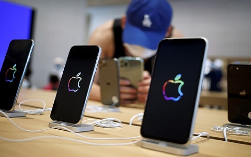 Bloomberg: Apple дозволить перетворювати iPhone на термінал оплати